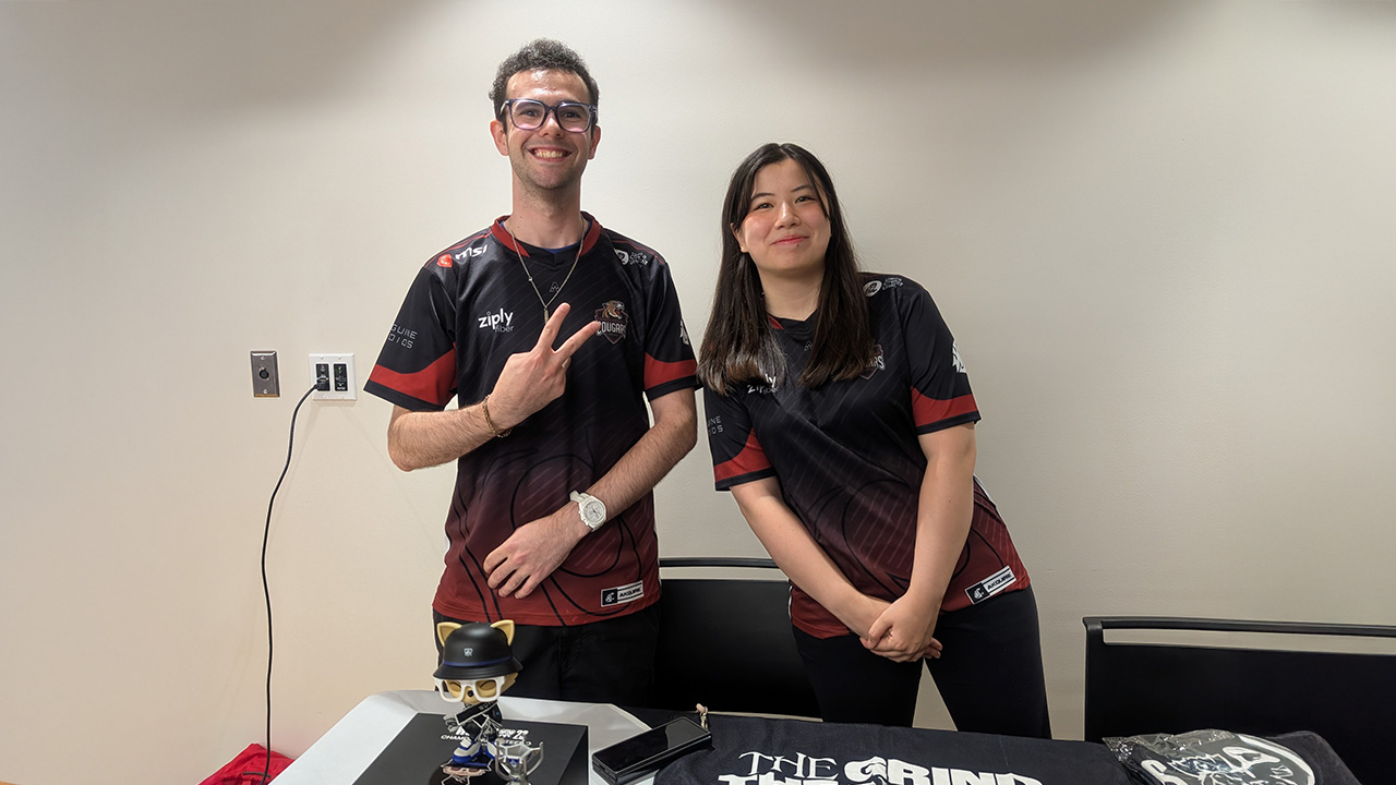 2 e-sport athletes