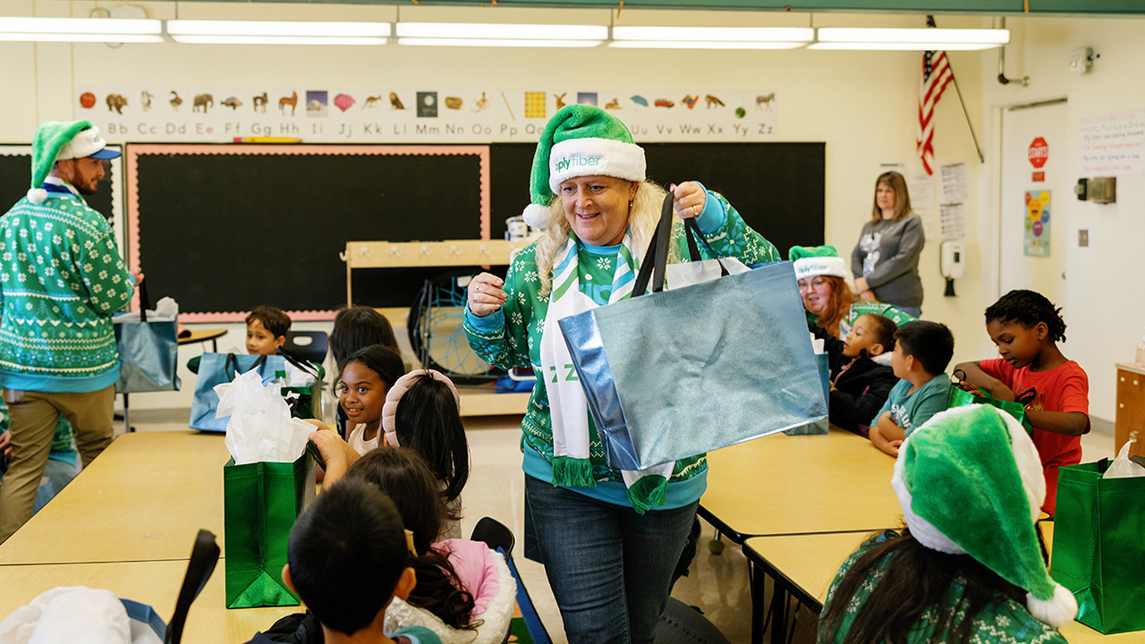 Ziply Fiber employees deliver toys to children