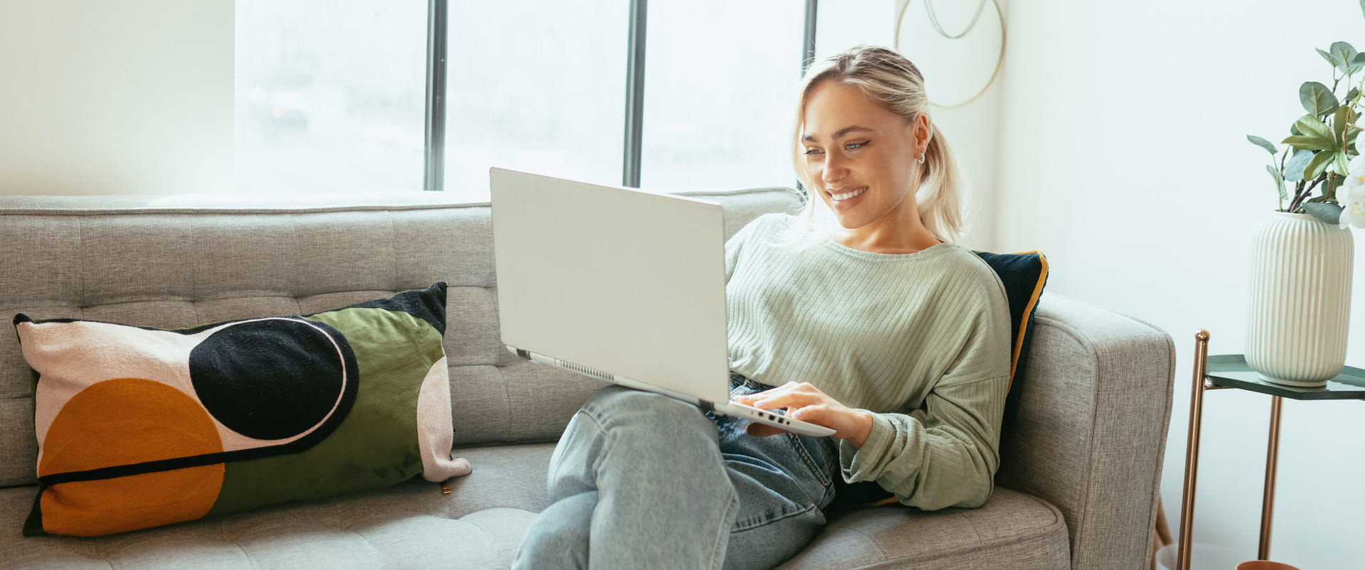 New condo owner pleased to have immediate access to fast, fiber internet thanks to instant activation