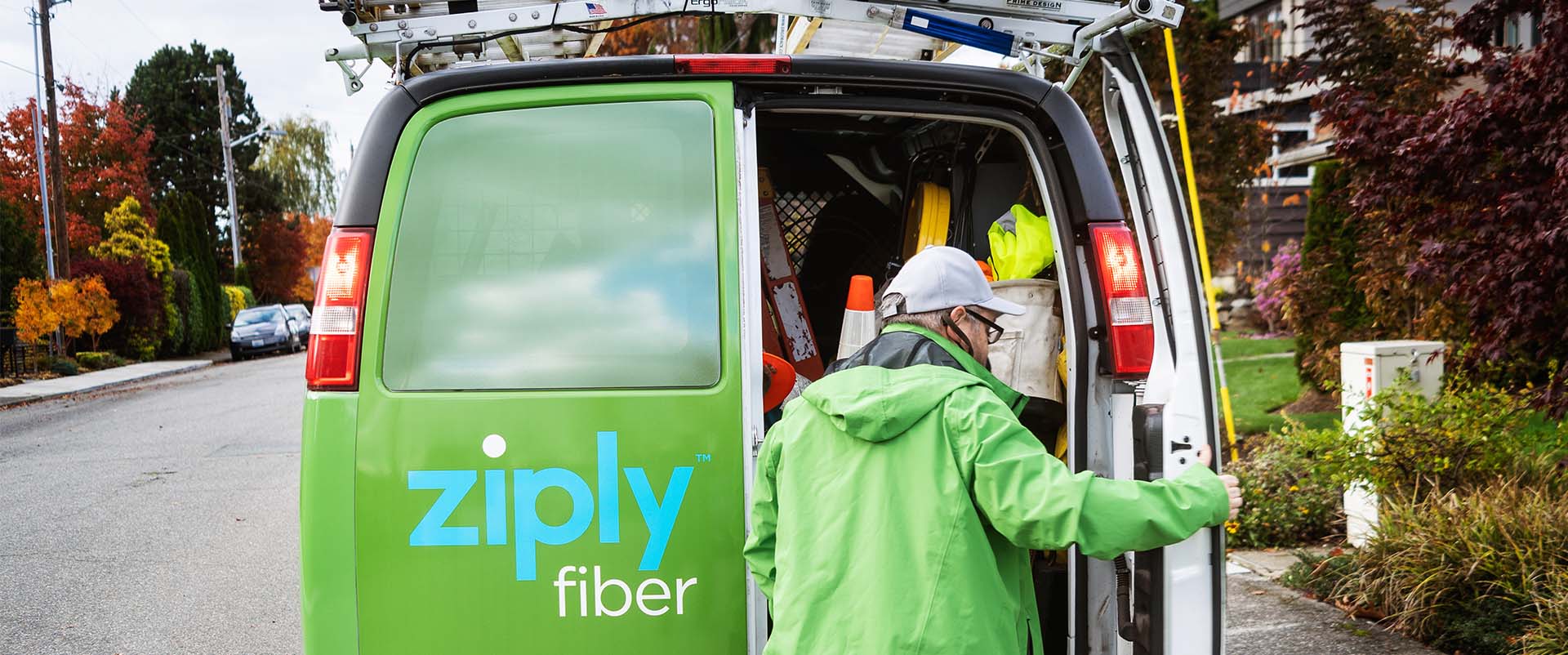 Ziply Fiber field tech opens a construction van full of equipment for installing fiberoptic internet. 