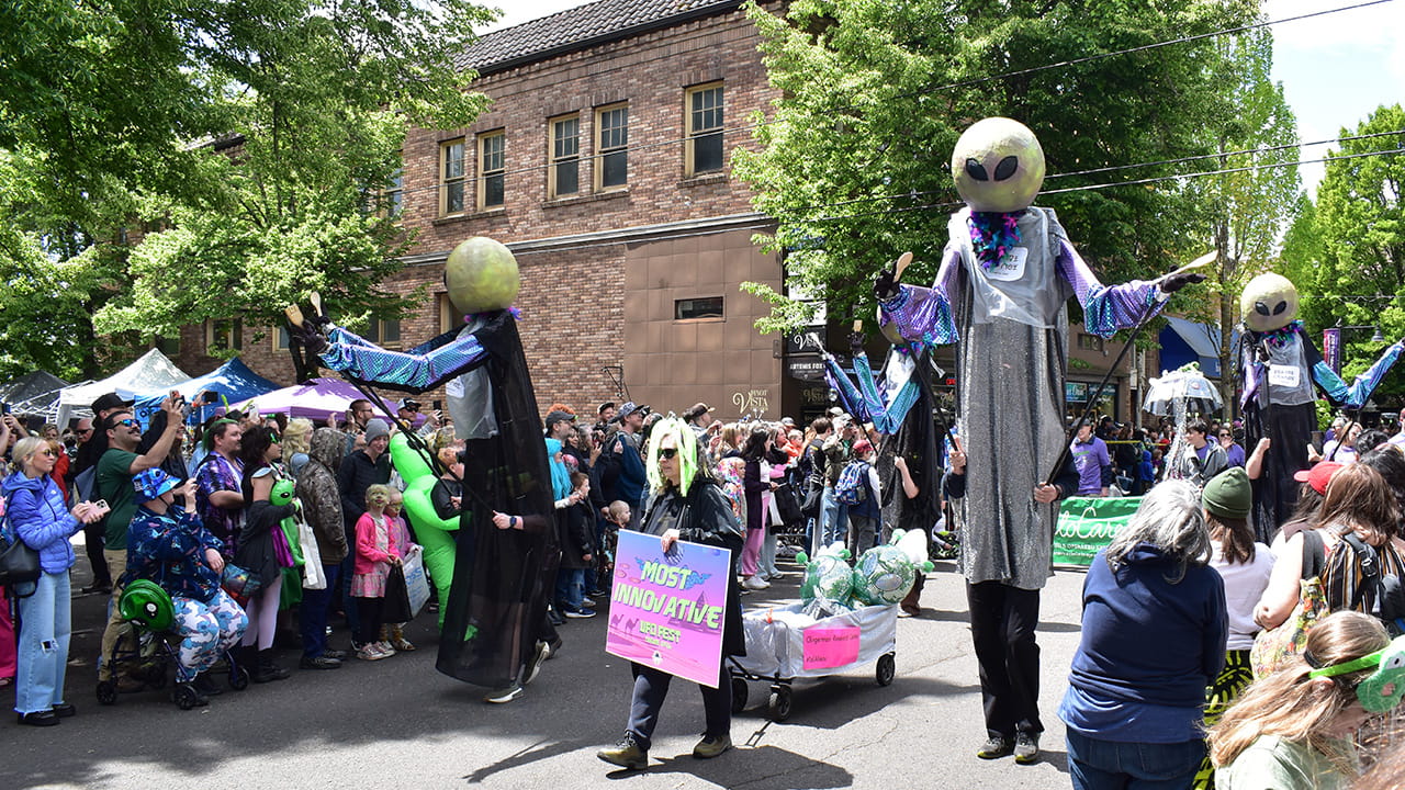 UFO puppets