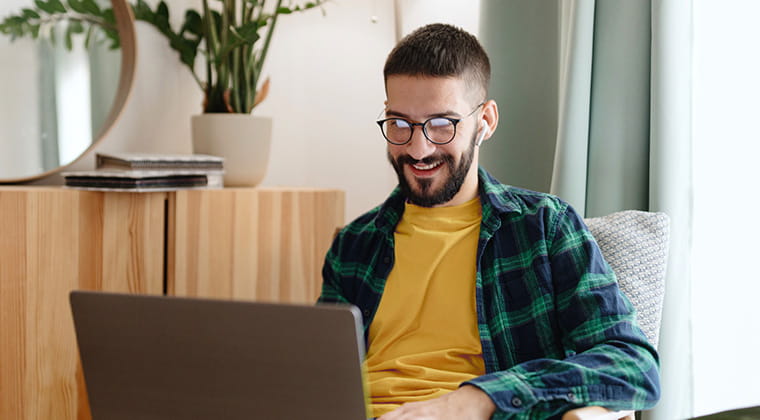 Person using Ziply Fiber internet
