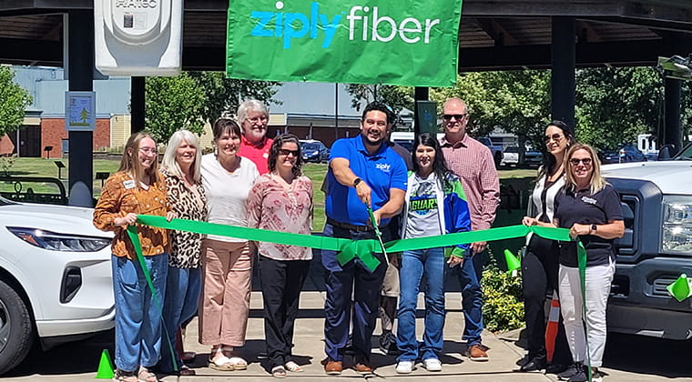 Lebanon ribbon cutting